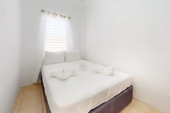 Cozy island retreat with WiFi, functional kitchenette and near to restaurants