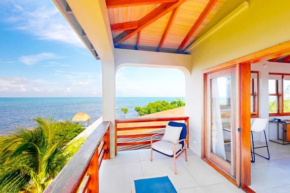 Panoramic loft with beach, pool, canoe, dock, & grill access - scenic balcony