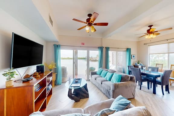 Caribbean condo with ocean view, on-site pool, & private balcony