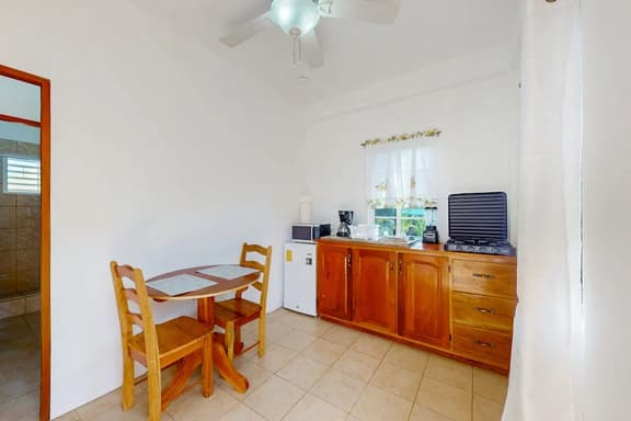 Charming single-level apartment with kitchenette and great location