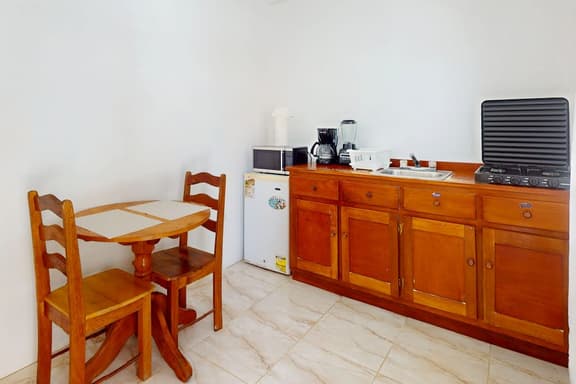 Enchanting single-level living space with a mini kitchen in a prime area