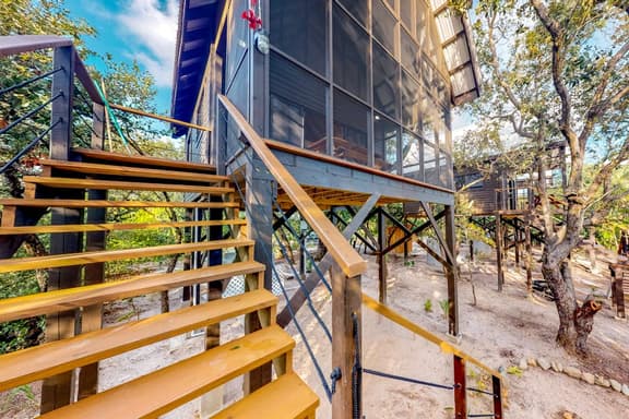 Three forest cabanas with verandas, hammocks, WiFi & partial AC - walk to beach