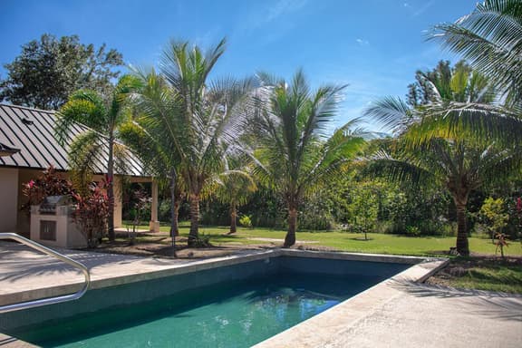 Off-grid oasis with private pool, patio, grill & partial AC