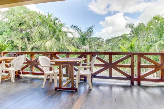 Romantic Suite on Riverfront Property with WiFi, AC & On-Site Pool & Dining