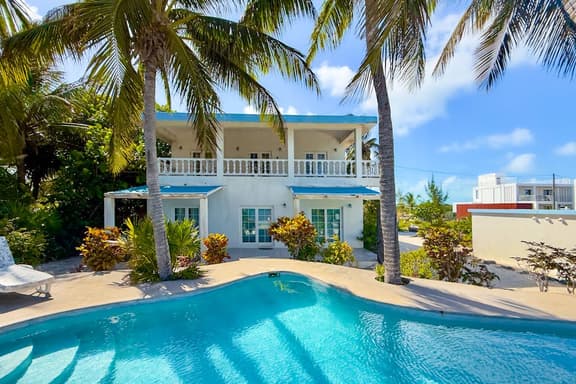 Stunning Oceanfront Villa w Private Pool, Dock, Ocean View, Partial AC & WiFi
