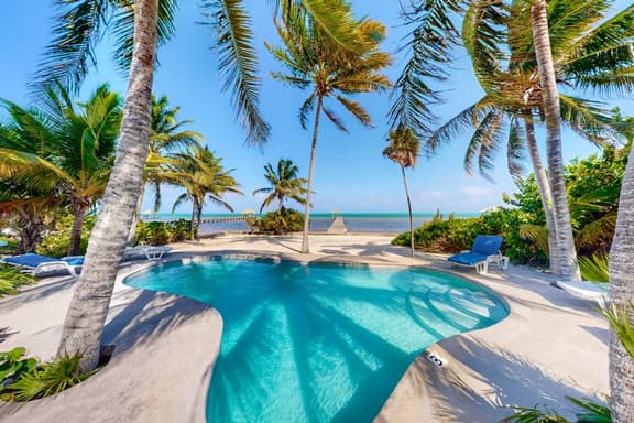 Stunning Ocean Views, Pool, Partial AC, Strong WiFi, & Oceanfront Location