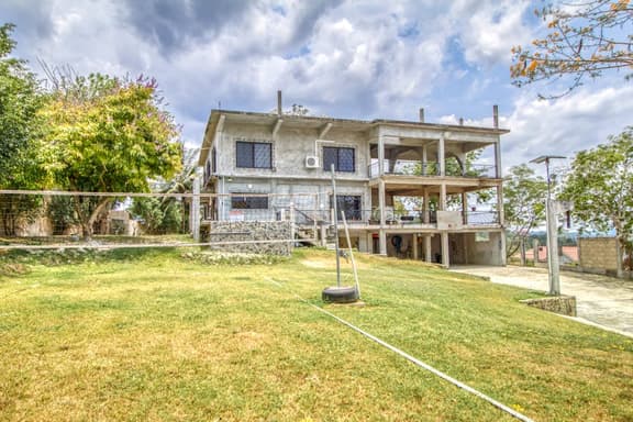Family Estate with High-Speed WiFi, Private Pool, Basketball, Office, & Patio