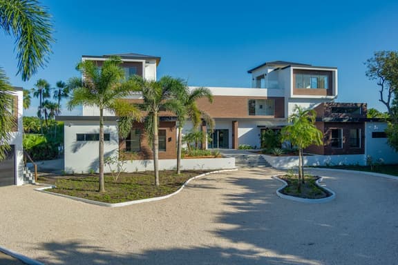 Spacious villa retreat with private pool, rooftop deck, kayaks, and pet-friendly perks