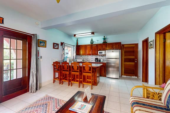 Peaceful dog-friendly condo w ocean view, shared pool, free WiFi & partial AC